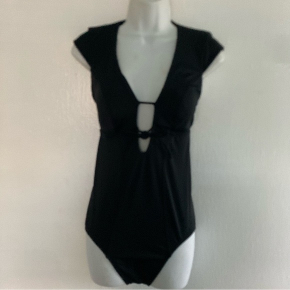 Time & Tru Women’s One Piece Plunge Neckline Swim Suit S 4 6 Black - Picture 2 of 12